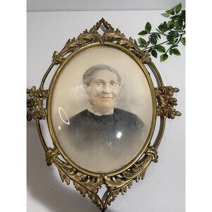 Antique Brass Ornate Oval Picture Frame With Convex Glass & Floral Details